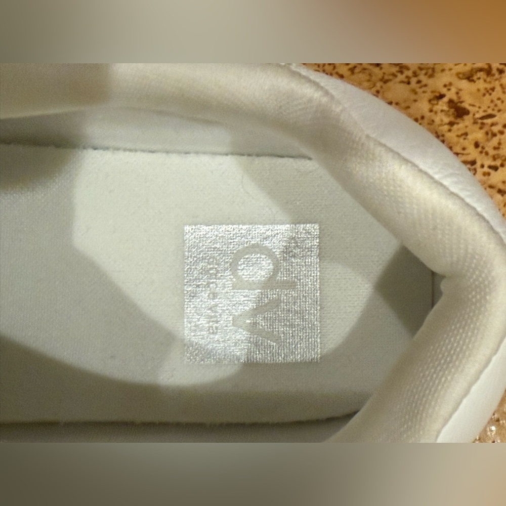 New DV by Dolce Vita Gold and White Sneakers Size Women’s 8 - Picture 13 of 16